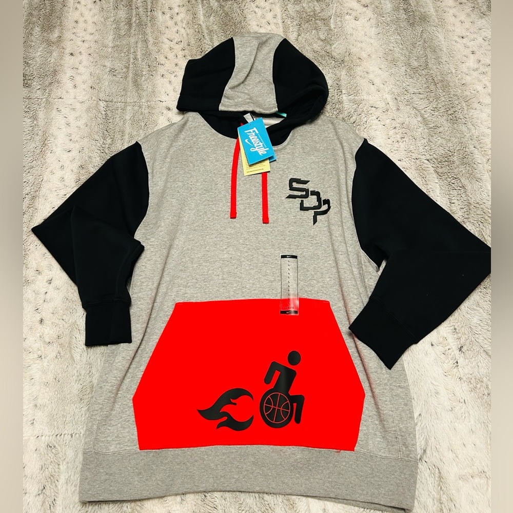 NWT. NIKE Sam David Phelps Doernbecher Children’s Hospital Freestyle Men’s  L